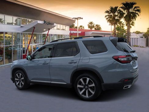 Used 2023 Honda Pilot Elite image 5