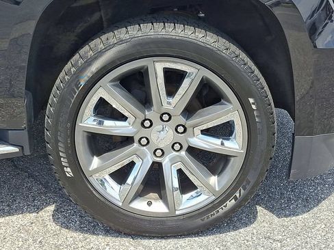 Certified 2019 Chevrolet Suburban Premier AWD/4WD image 8