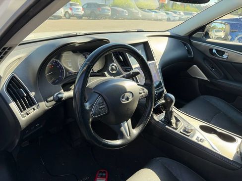 Used 2017 INFINITI Q50 Premium w/ 2.0T Premium Plus Package RWD image 9