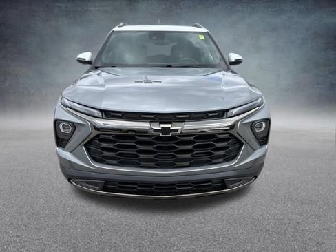 Used 2025 Chevrolet TrailBlazer ACTIV AWD/4WD image 3