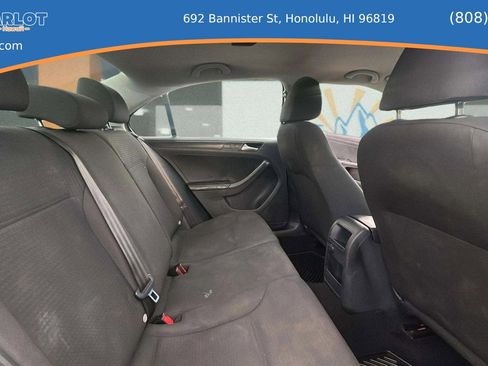 Used 2016 Volkswagen Jetta S image 11