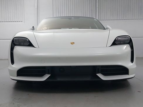 Certified 2020 Porsche Taycan image 10