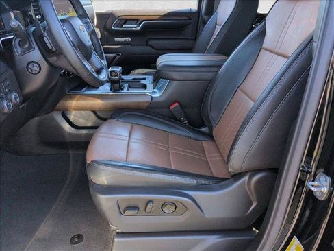 Certified 2024 Chevrolet Silverado 1500 High Country w/ Technology Package AWD/4WD image 23
