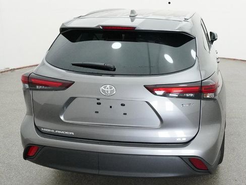 New 2026 Toyota Highlander XLE image 41