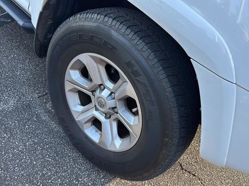 Used 2019 Toyota 4Runner SR5 Premium image 6