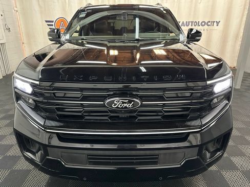Used 2025 Ford Expedition Platinum w/ Stealth Performance Package AWD/4WD image 3