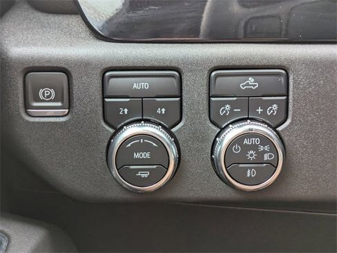 Used 2024 GMC Sierra 1500 Elevation image 24
