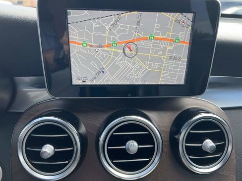 Used 2019 Mercedes-Benz GLC 350e 4MATIC image 13