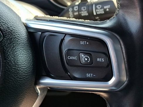 Used 2021 Jeep Wrangler Unlimited Sahara AWD/4WD image 23