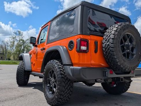 Used 2025 Jeep Wrangler Sport AWD/4WD image 7