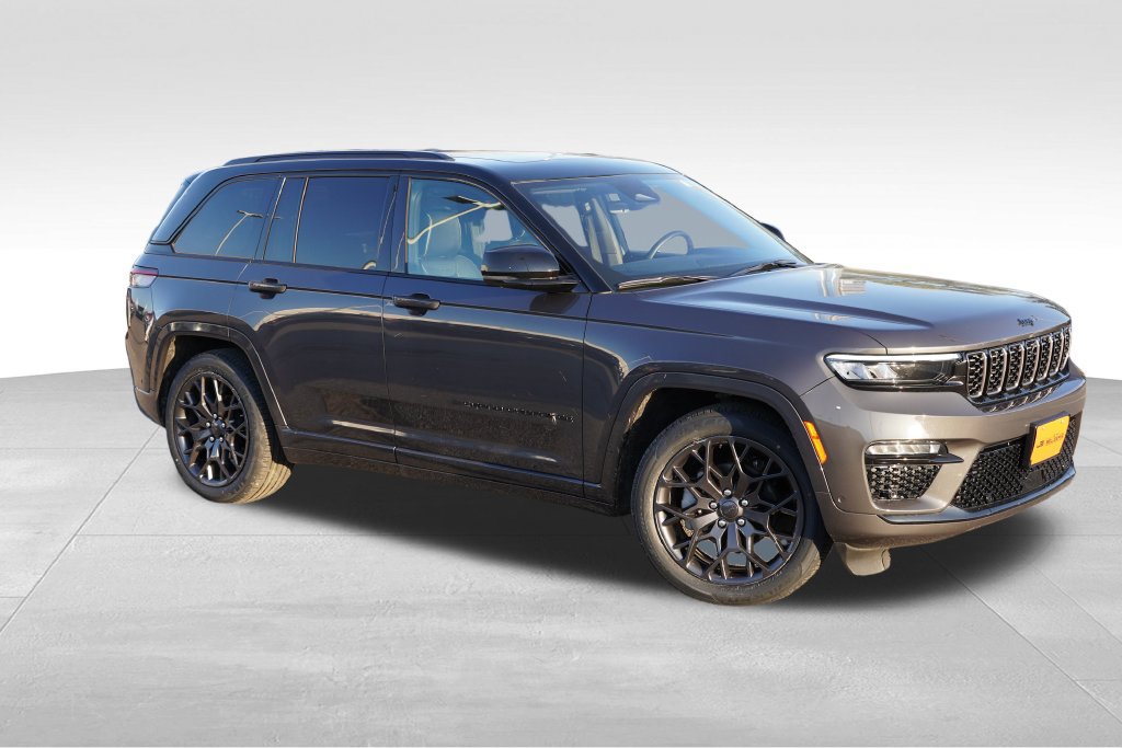 Certified 2025 Jeep Grand Cherokee Summit w/ Obsidian Package AWD/4WD image 3