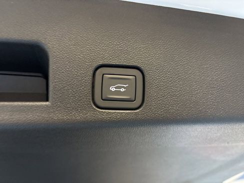 New 2026 Chevrolet Traverse LT image 9