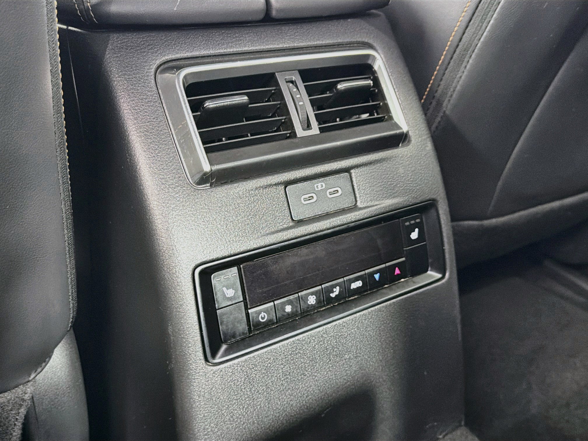 Used 2024 MAZDA CX-90 Plug-In Hybrid w/ Premium Plus AWD/4WD image 29