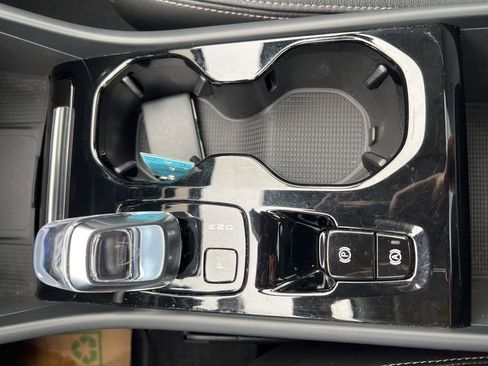 Certified 2023 Volvo XC40 B5 Plus w/ Protection Package Premier image 24