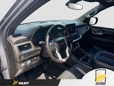 Used 2021 GMC Yukon XL SLT w/ SLT Premium Package AWD/4WD image 12