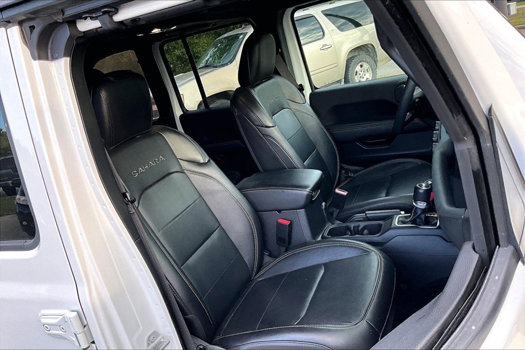 Used 2023 Jeep Wrangler Unlimited Sahara AWD/4WD image 7