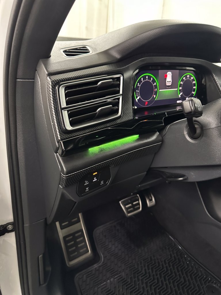 Used 2024 Volkswagen Atlas Cross Sport SEL R-Line AWD/4WD image 15
