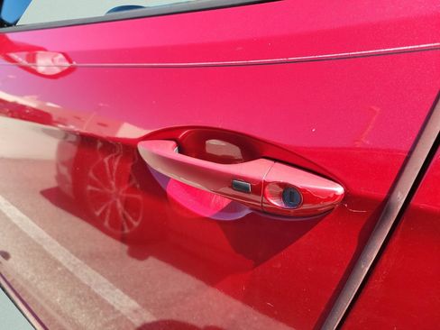 Used 2016 Hyundai Veloster w/ Option Group 03 FWD image 11