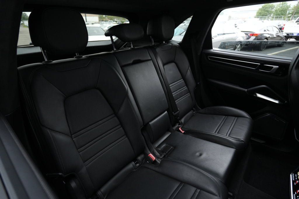 Used 2019 Porsche Cayenne Turbo AWD/4WD image 53
