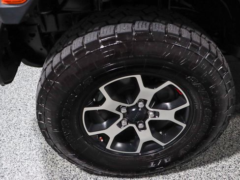 Used 2018 Jeep Wrangler Unlimited Rubicon AWD/4WD image 11