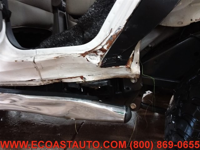 Used 2010 Jeep Wrangler Unlimited Rubicon AWD/4WD image 17