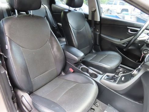 Used 2015 Hyundai Elantra Limited FWD image 31