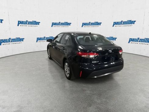 Used 2025 Toyota Corolla LE FWD image 9