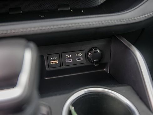 Used 2023 Toyota Highlander XSE image 19