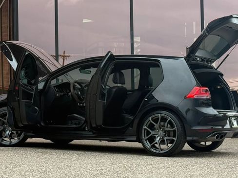 Used 2017 Volkswagen Golf R 4-Door AWD/4WD image 30