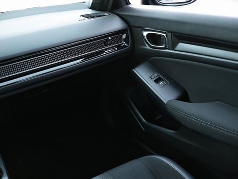 Used 2024 Honda Civic Sport image 28