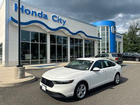 Used 2023 Honda Accord LX image 2