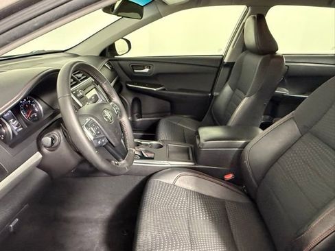 Used 2015 Toyota Camry SE image 28