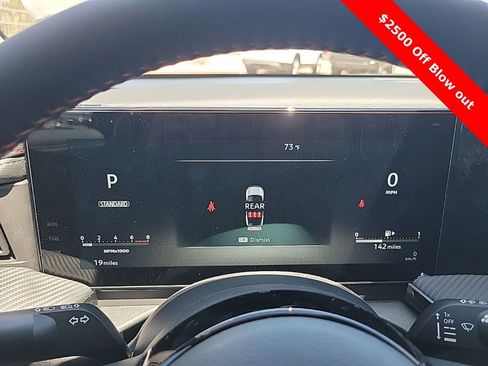 New 2025 Nissan Kicks SR FWD image 32