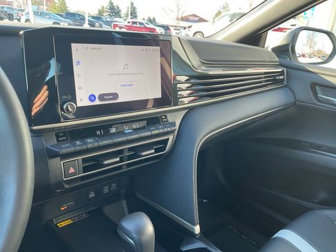 Used 2025 Toyota Camry SE image 25