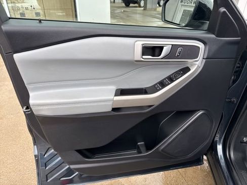 Used 2022 Ford Explorer XLT w/ Equipment Group 202A image 22