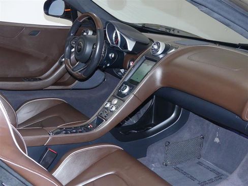 Used 2016 McLaren 650S Spider image 25