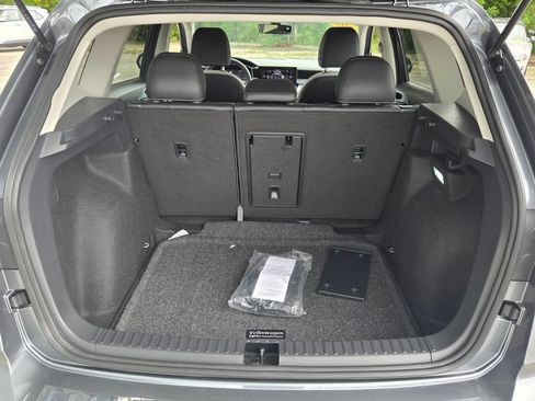 Certified 2026 Volkswagen Taos SE w/ Panoramic Sunroof Package FWD image 16