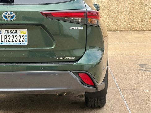 Used 2024 Toyota Highlander Limited image 19