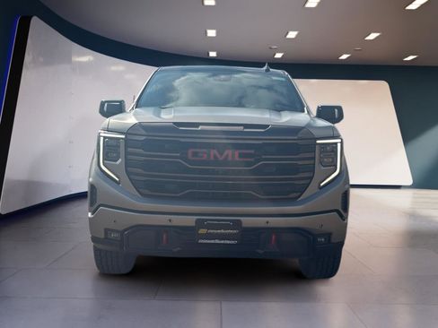 Used 2022 GMC Sierra 1500 AT4X image 8