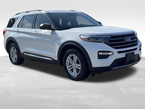 Used 2020 Ford Explorer XLT w/ Equipment Group 202A RWD image 3