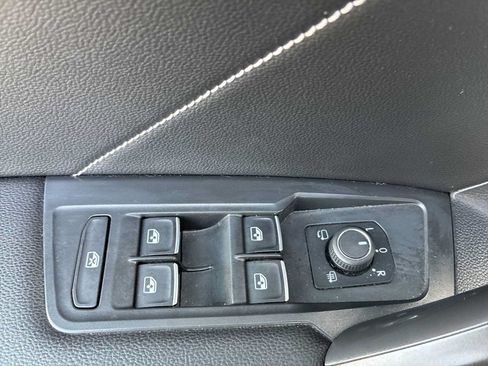 Used 2022 Volkswagen Tiguan SEL R-Line AWD/4WD image 15