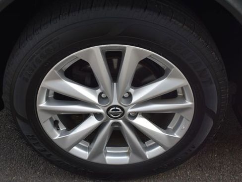 Used 2019 Nissan Rogue Sport S image 44