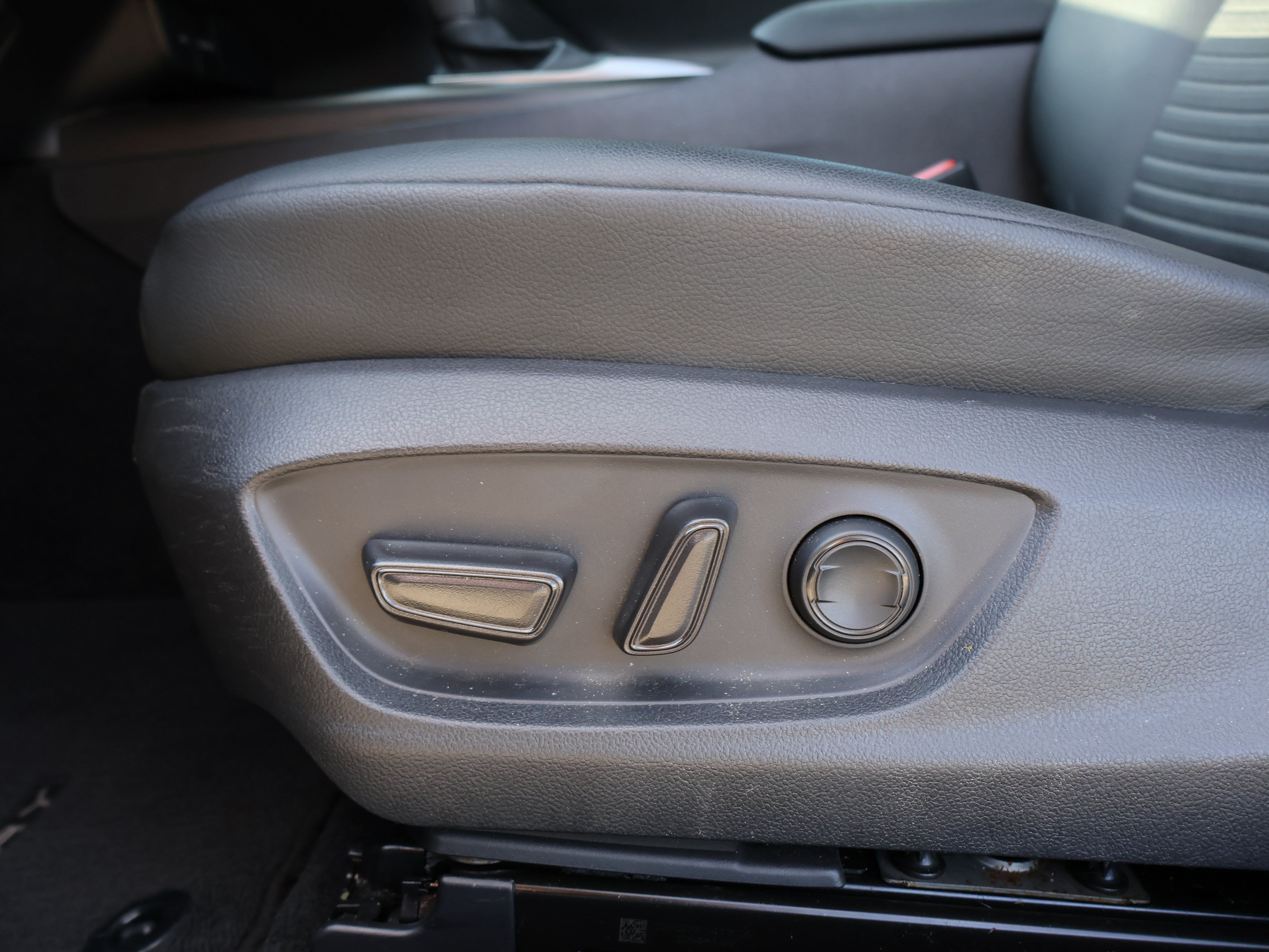 Used 2021 Toyota Camry SE FWD image 24