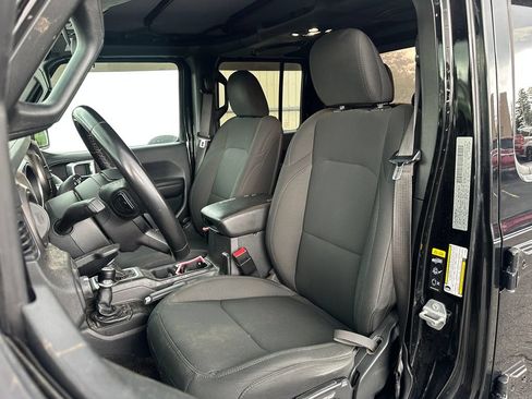 Used 2020 Jeep Gladiator Sport w/ Quick Order Package 24S AWD/4WD image 16