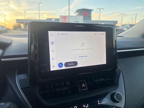 Used 2023 Toyota Corolla LE image 23