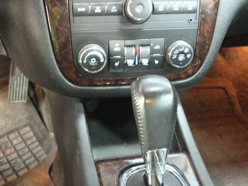 Used 2012 Chevrolet Impala LTZ FWD image 18