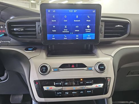 Used 2023 Ford Explorer XLT AWD/4WD image 21