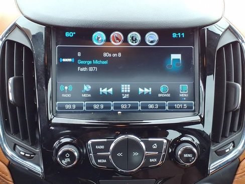 Used 2018 Chevrolet Cruze Premier image 17