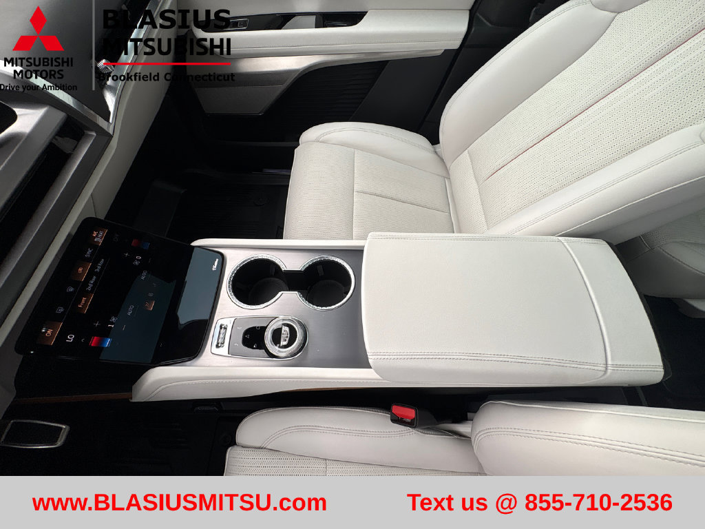 Used 2026 Cadillac Vistiq Sport AWD/4WD image 28
