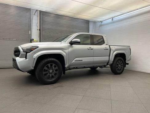 Used 2024 Toyota Tacoma SR5 RWD image 9